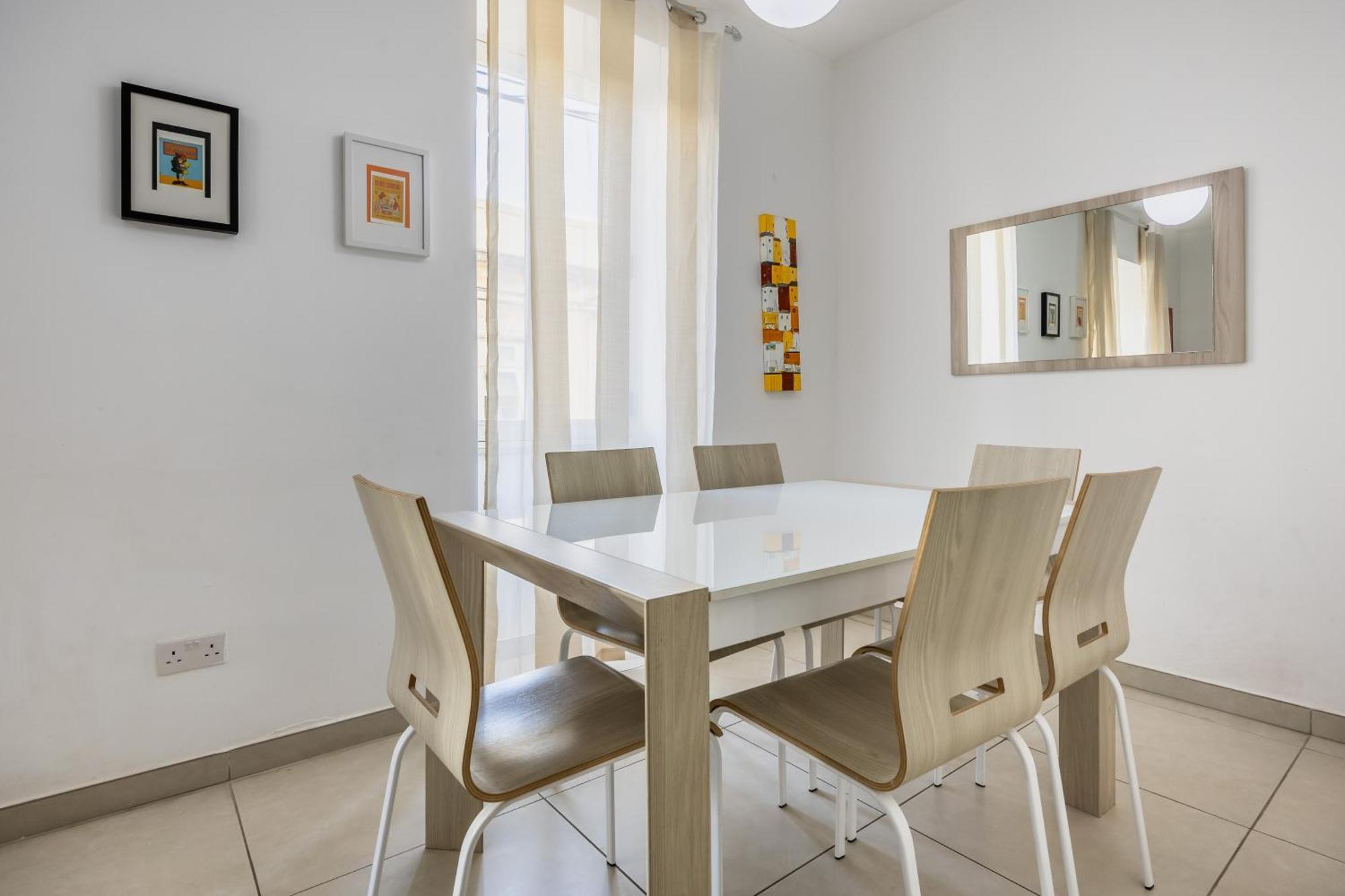 Superb 3Br Apt Close To Seafront Gzira Phòng bức ảnh